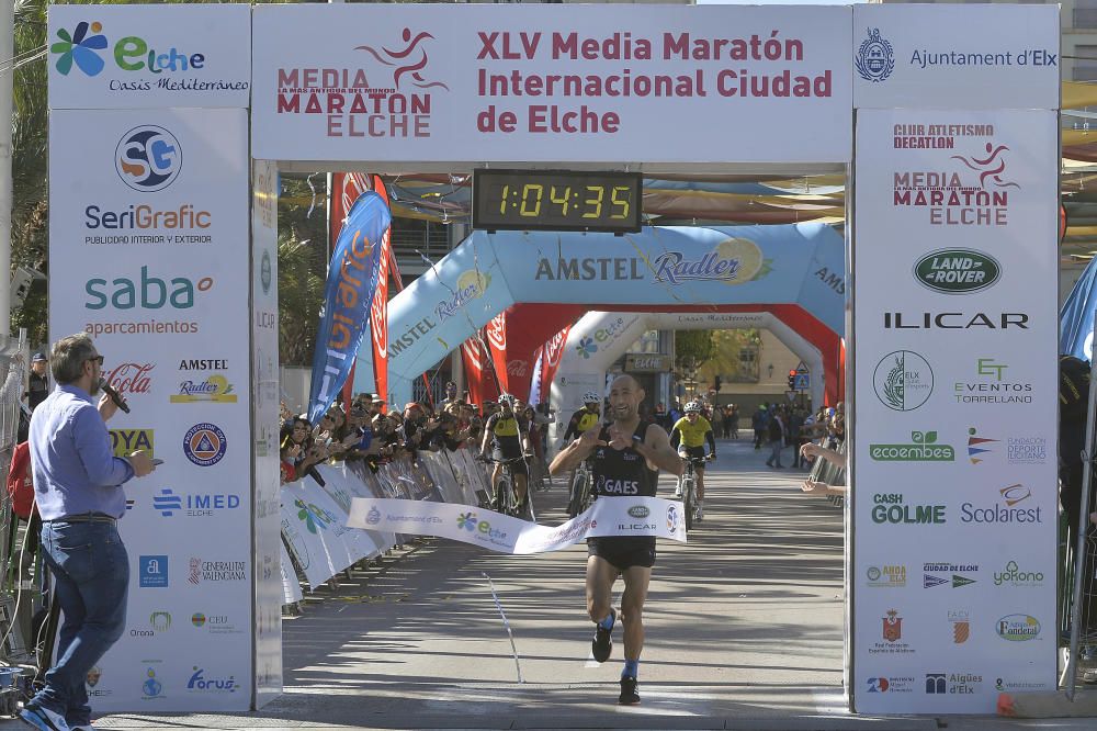 Hassane Ahouchar logra su cuarta victoria en el Medio Maratón de Elche