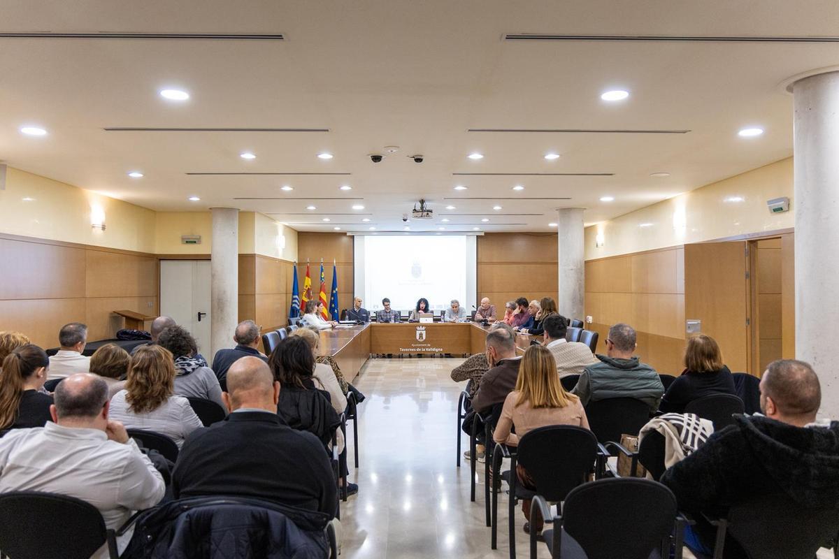 Reunión con los vecinos afectados por el temporal.