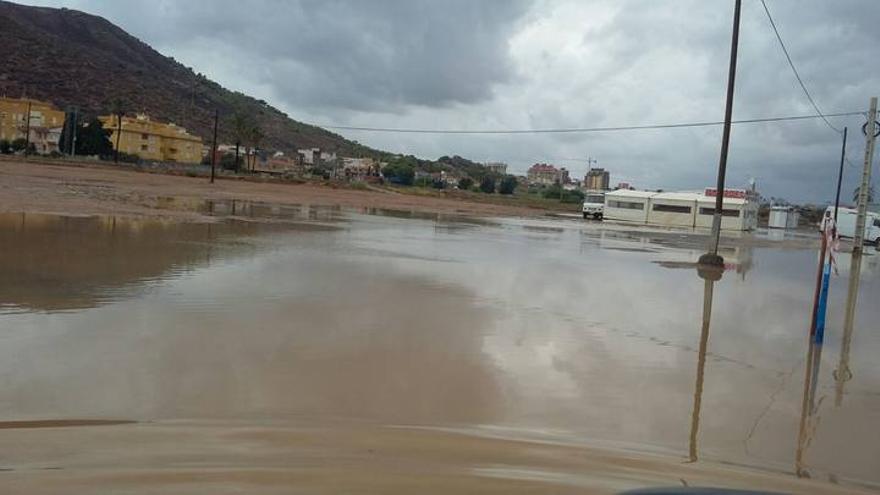 Las intensas lluvian colapsan el centro de Cartagena