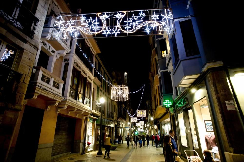 Encendido de las luces de Navidad en Avilés