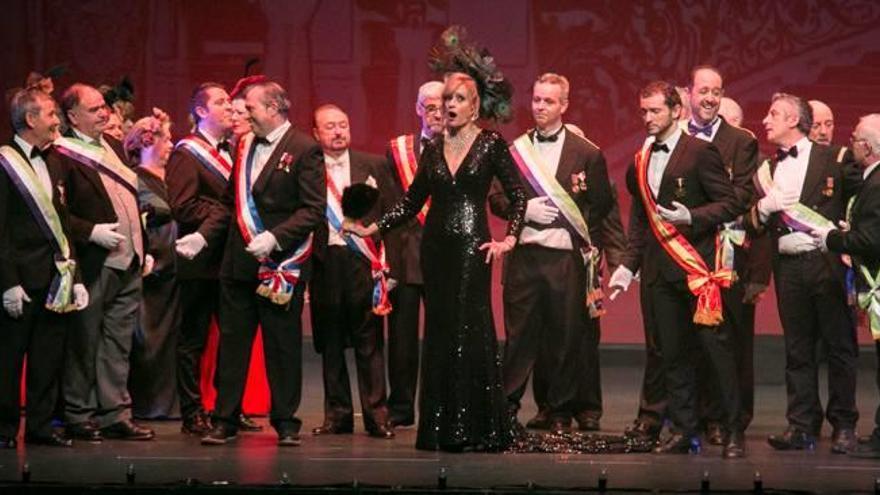 «La Viuda Alegre» y la Orquesta Sinfónica de Alcoy llenan el Calderón