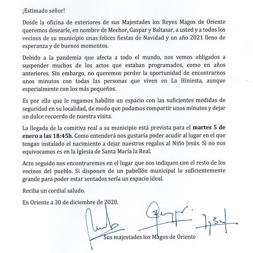 Documento oficial rubricado por los Reyes que acredita la llegada de SS.MM a La Hiniesta