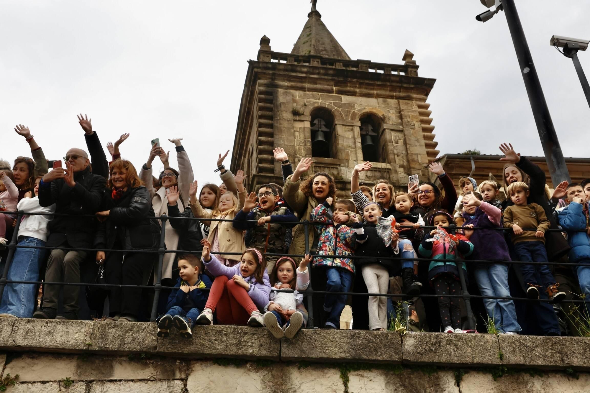 En imágenes: Los Reyes Magos desembarcan en Gijón
