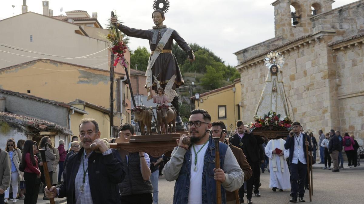 Una anterior procesión San Isidro.