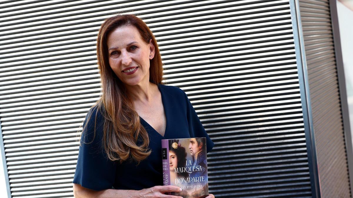 María José Rubio, autora de 'La marquesa y Bonaparte', este martes, en Zaragoza.