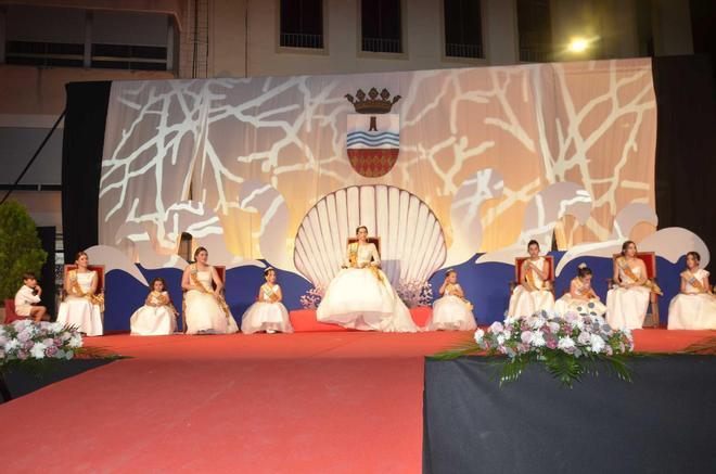 FOTOGALERÍA I Las imágenes de la proclamación de la ereina y damas de las fiestas de Moncofa
