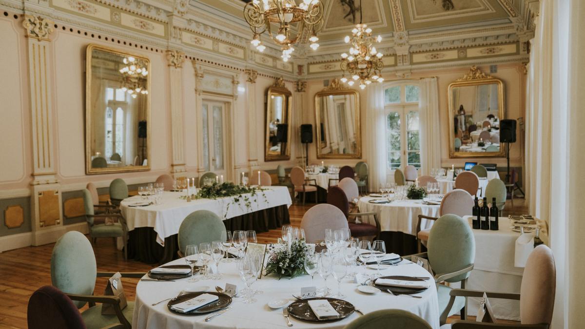 Salón preparado para una boda.