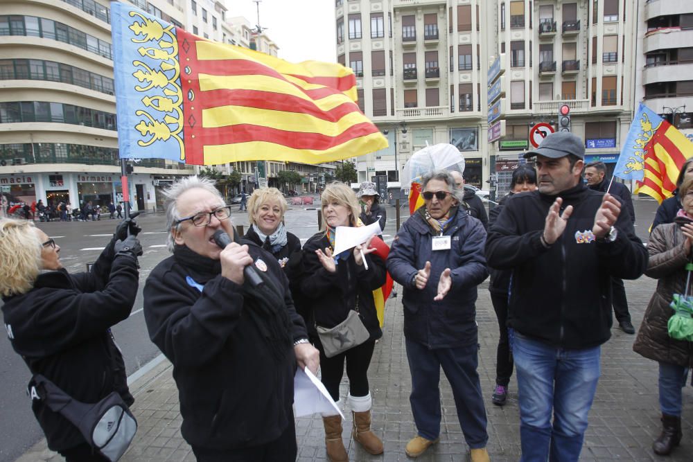 Concentración de entidades derechistas en València