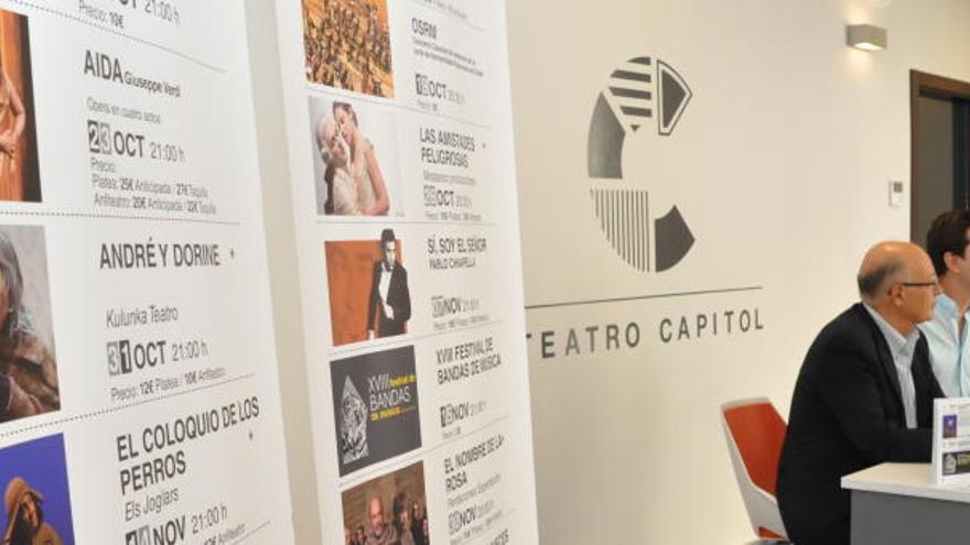 El alcalde de Cieza y el edil de Cultura presentan la programación del Teatro Capitol.