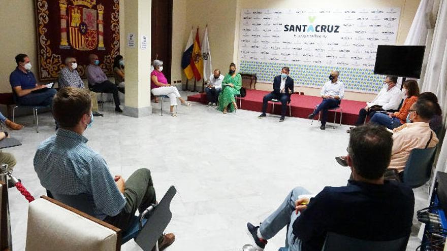 Reunión del alcalde de Santa Cruz con el Tercer Sector.