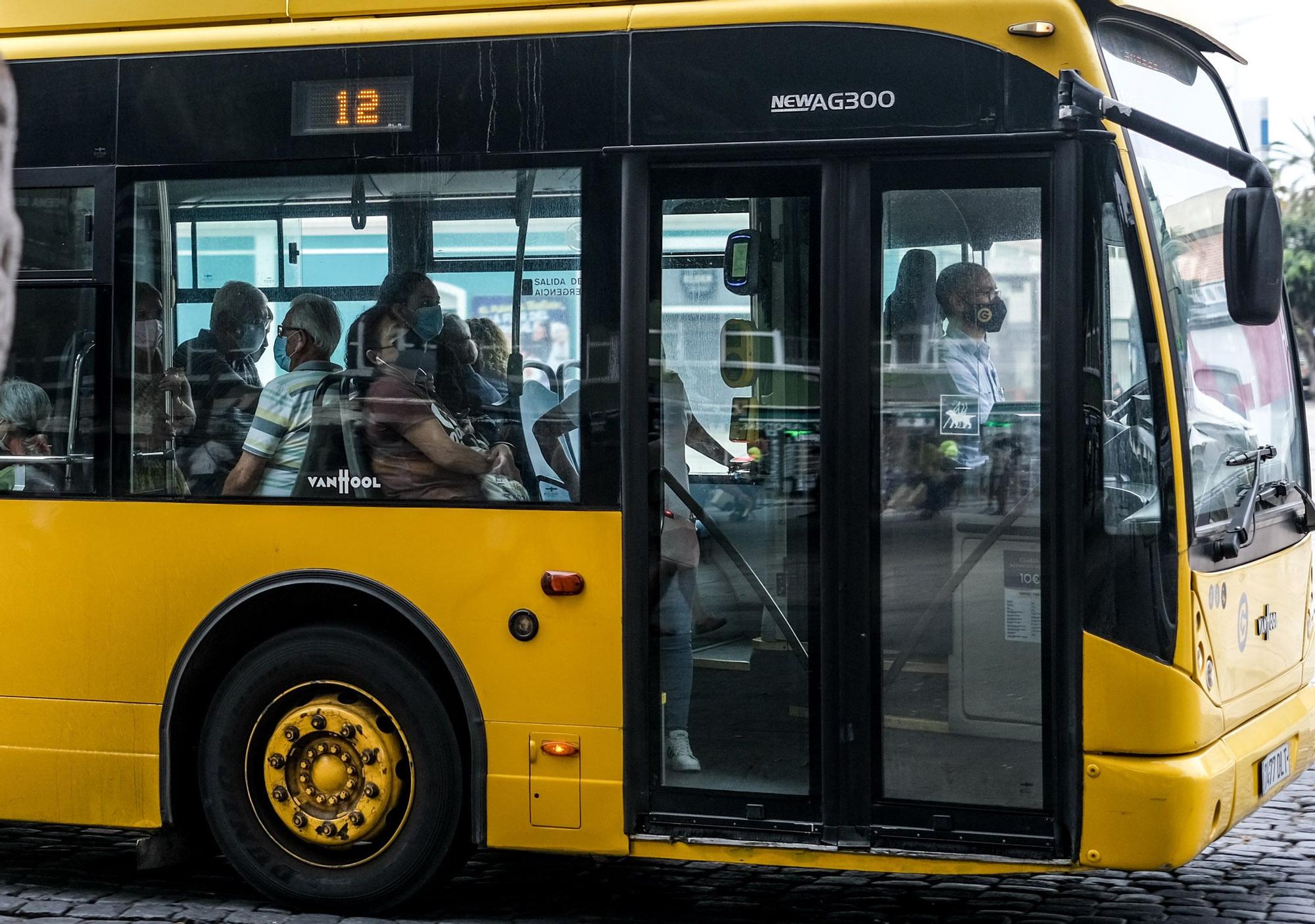 Primer día de rebaja con los bonos de transporte al 50%