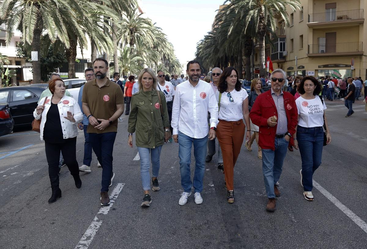 CCCOO y UGT convocan la manifestación del Primero de Mayo, con la asistencia, entre otros, del candidato socialista a la Alcaldía de la capital y secretario general del PSOE de Málaga, Daniel Pérez.