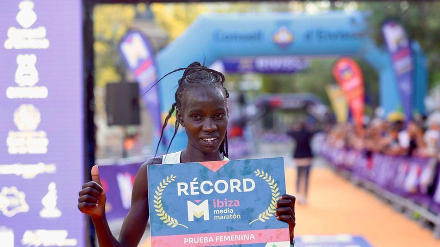 La keniana Deborah Samum rompe el récord de la Ibiza Media Maratón