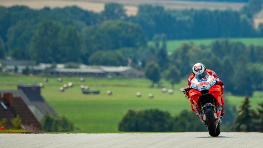 La Ducati de Lorenzo marca el ritmo en Sachsenring