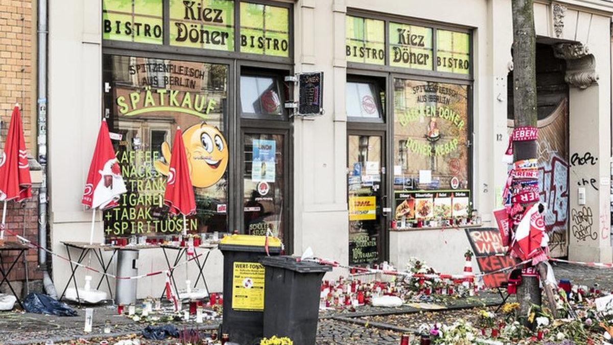 Muestras de solidaridad en el kebab atacado el pasado 9 de octubre en Halle (Alemania).