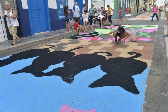 Alfombras por la fiesta de la Vingen del Carmen, ...