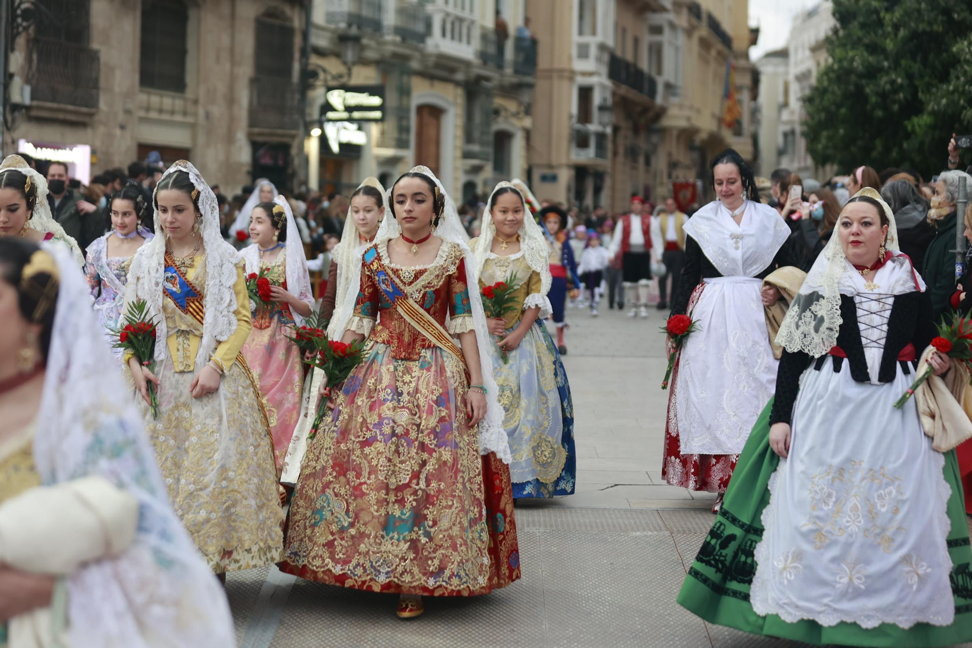 Búscate en el segundo día de ofrenda por la calle Quart (entre las 18:00 a las 19:00 horas)