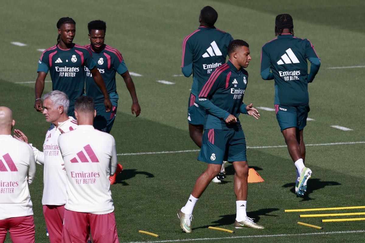Entrenamiento del Real Madrid este sábado en Valdebebas.