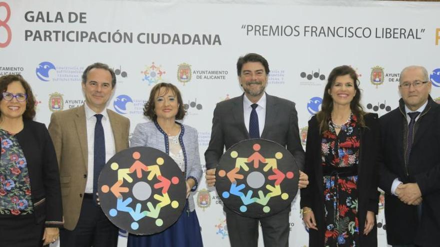 El Ayuntamiento de Alicante otorga los premios Francisco Liberal