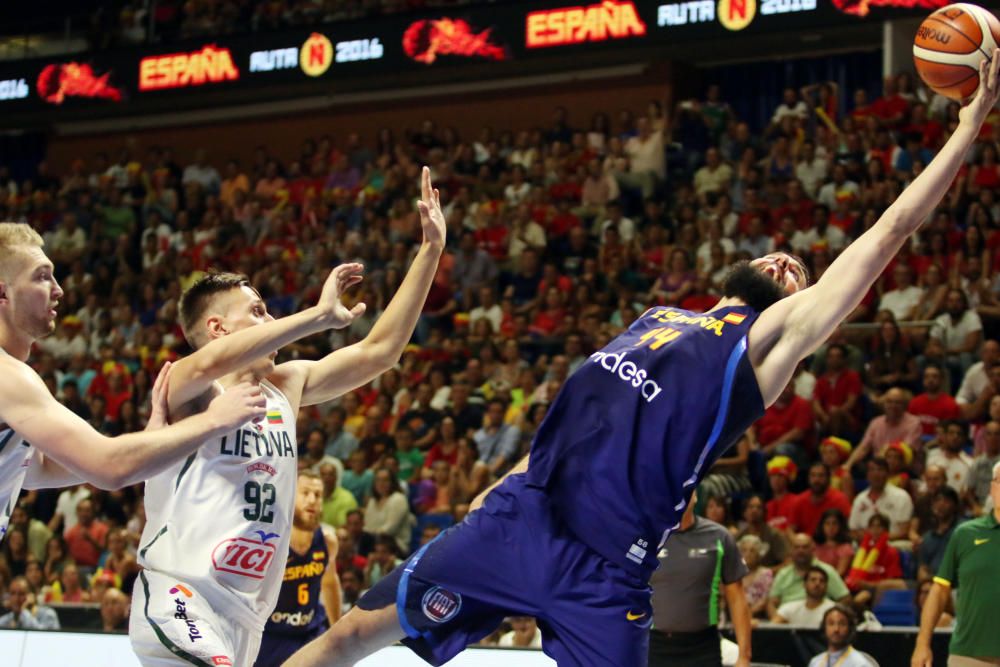 Fotos del España 76-78 Lituania, disputado en el Carpena