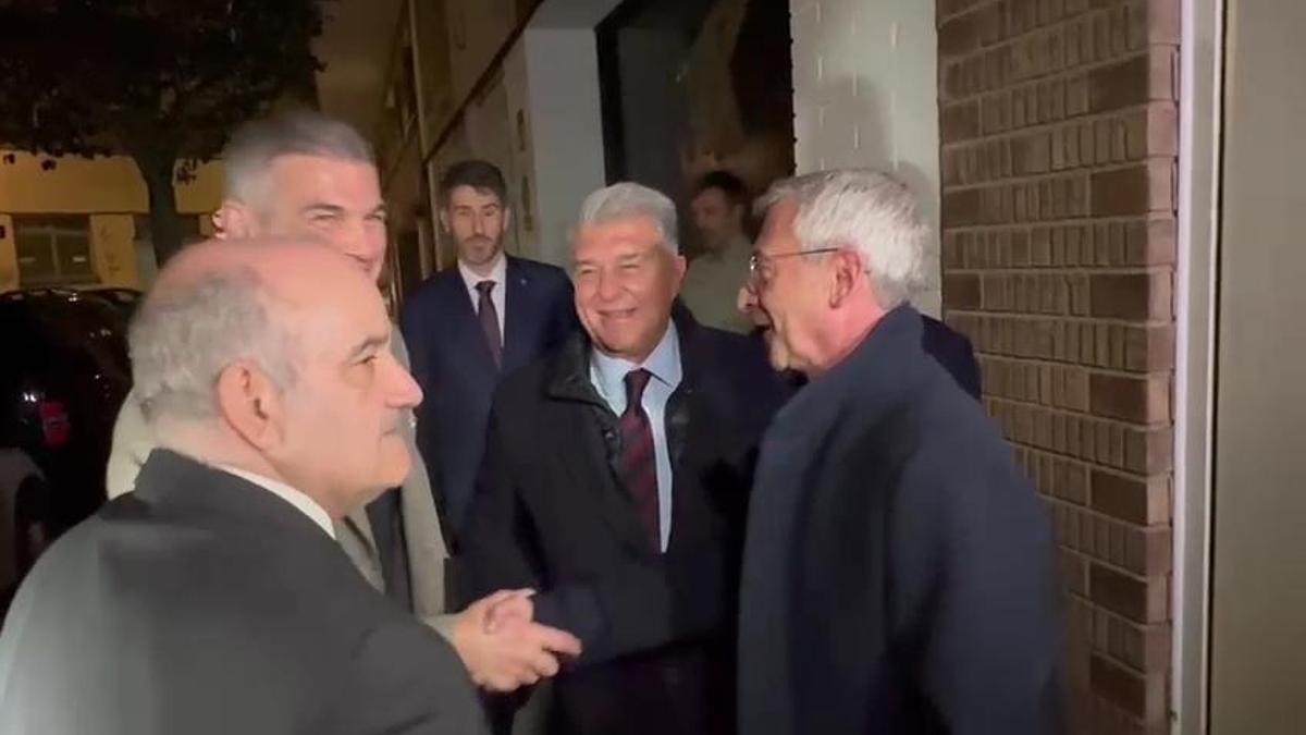 Llega Joan Laporta a Terrassa para inaugurar el nuevo local de la penya 1900 de Terrassa.