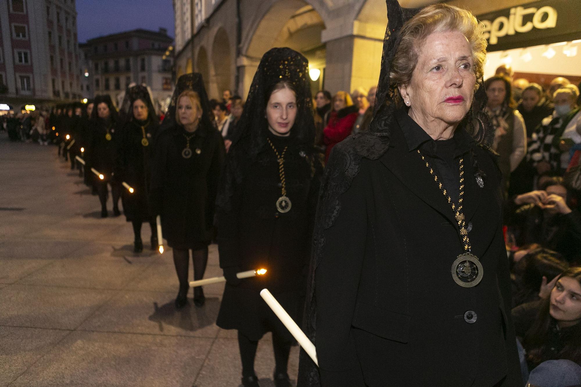 EN IMÁGENES: Así fue la procesión del Encuentro en Avilés