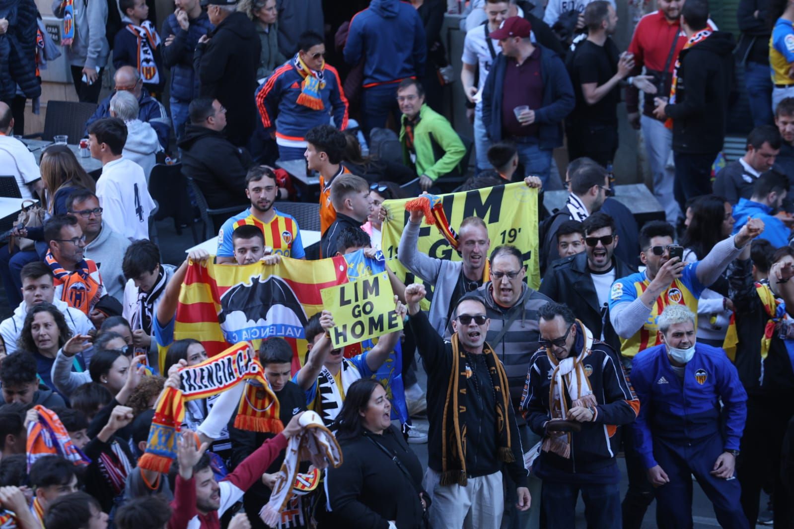 Manifestación en Mestalla: "Peter Lim, ni olvido ni perdón"