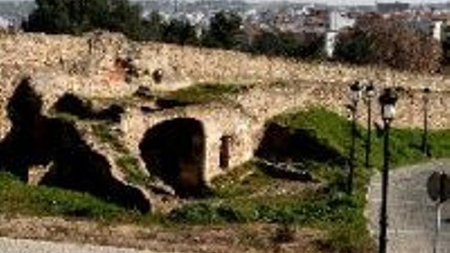 El Plan de Dinamización Turística recupera la antigua puerta de Mérida