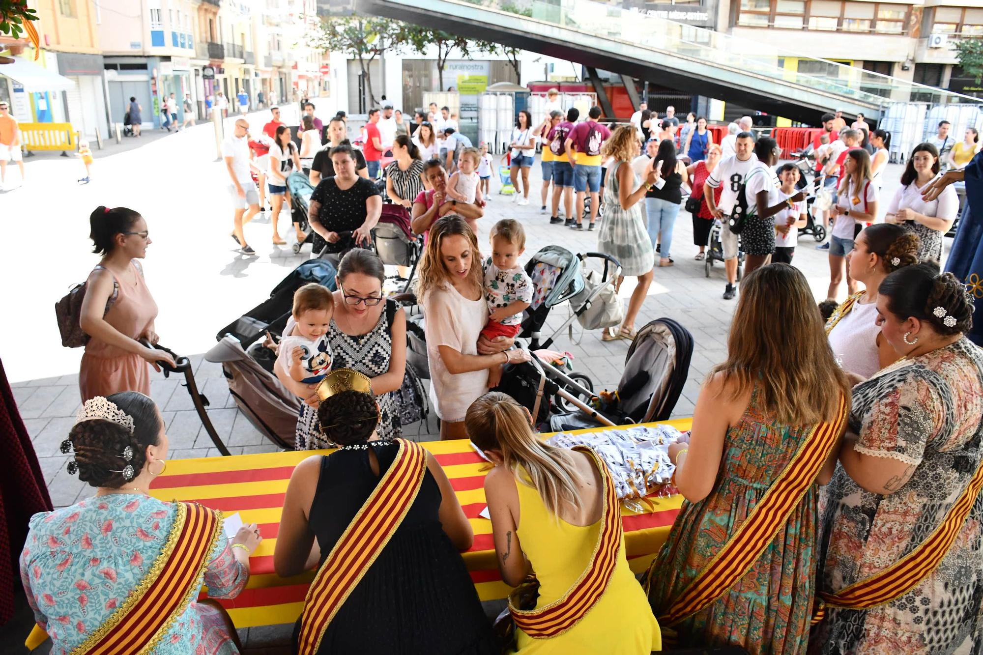 Imágenes de una intensa mañana de domingo en las fiestas de Vila-real