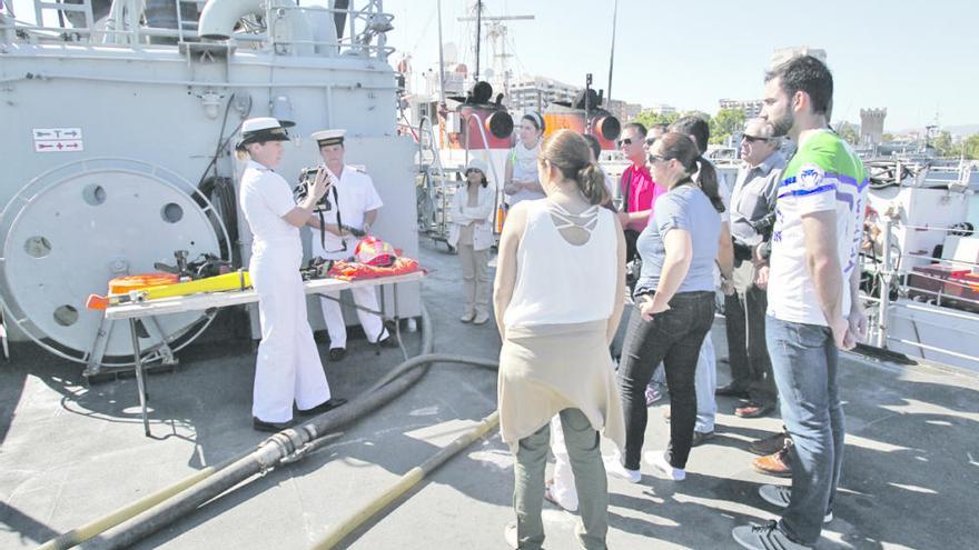 Visita a los buques de la Armada de maniobras en aguas de Mallorca