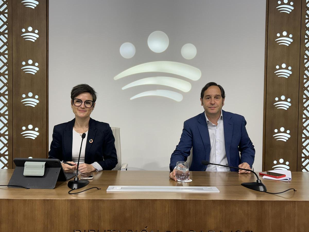 Raquel del Puerto y Fernando Blanco, durante la presentación de la Oferta de Empleo Público.
