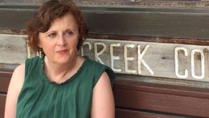 La escritora Mercedes Deambrosis, autora de ‘La extraña aparición de Tecla Osorio’.