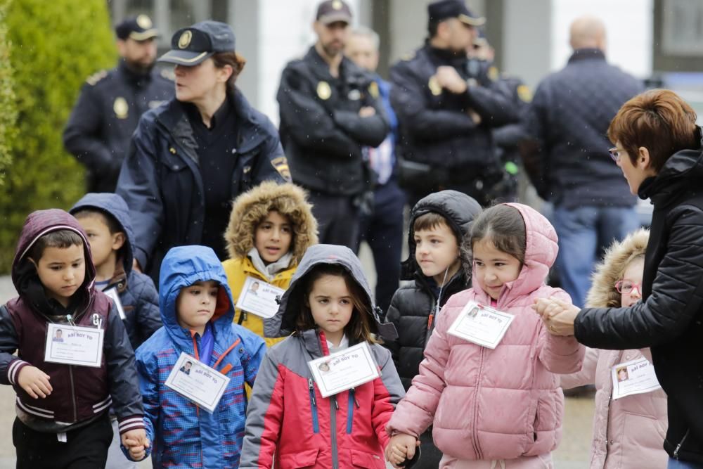 Exhibición policial para escolares.