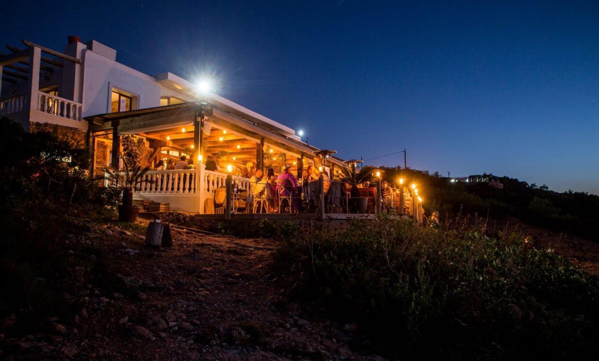 Frente al Mediterráneo, Hostal La Torre es un paraíso para disfrutar de la gastronomía en estas fiestas. | HOSTAL LA TORRE