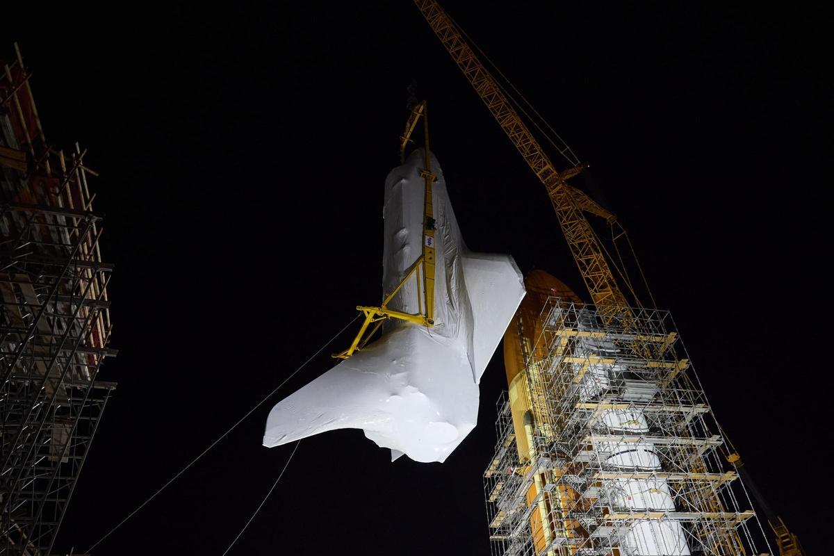 El transbordador Endeavour se instala en California para ser expuesto