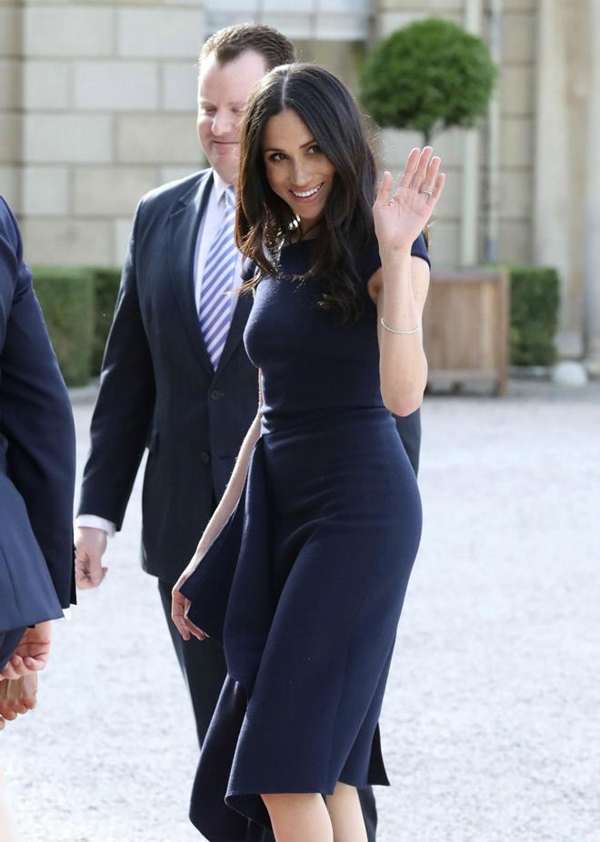 Meghan Markle en su última imagen como soltera a su llegada al hotel