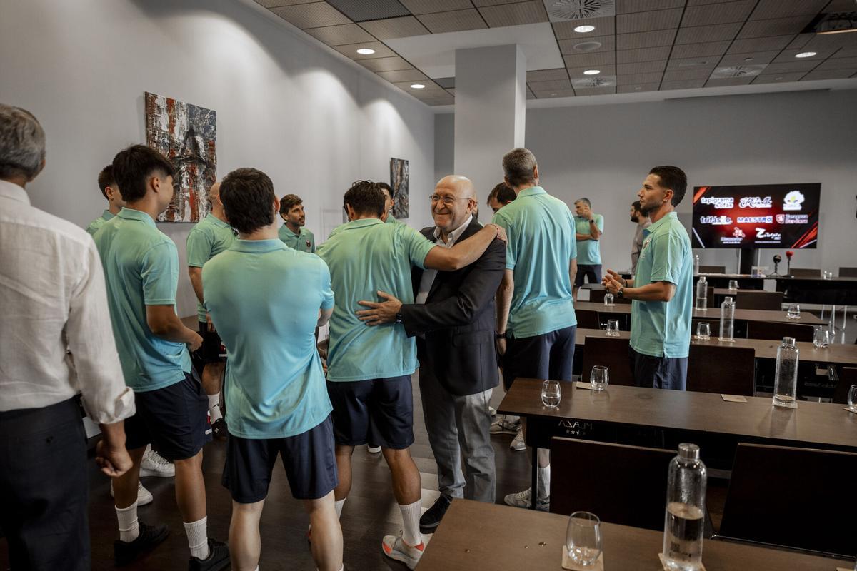 PRESENTACION DE UN NUEVO FICHAJE Y DE LA TEMPORADA DEL WANAPIX ZARAGOZA