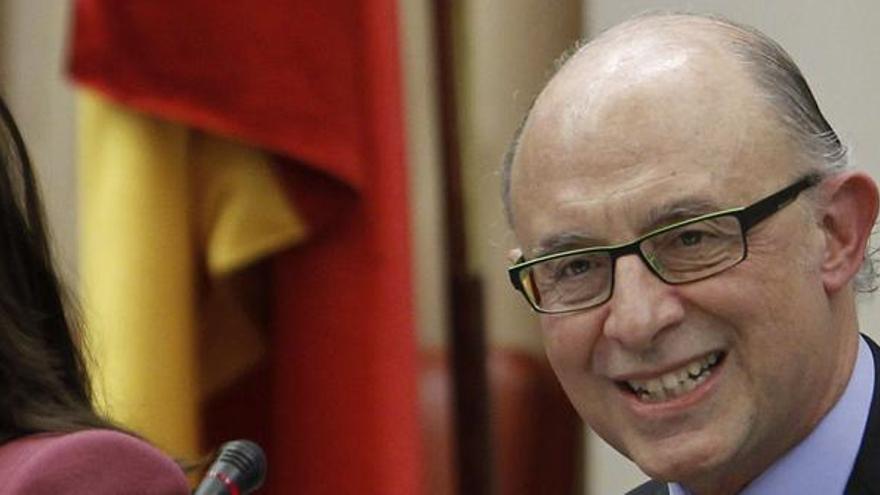 Hacienda anuncia a Extremadura la retención de dinero para pagar a los proveedores