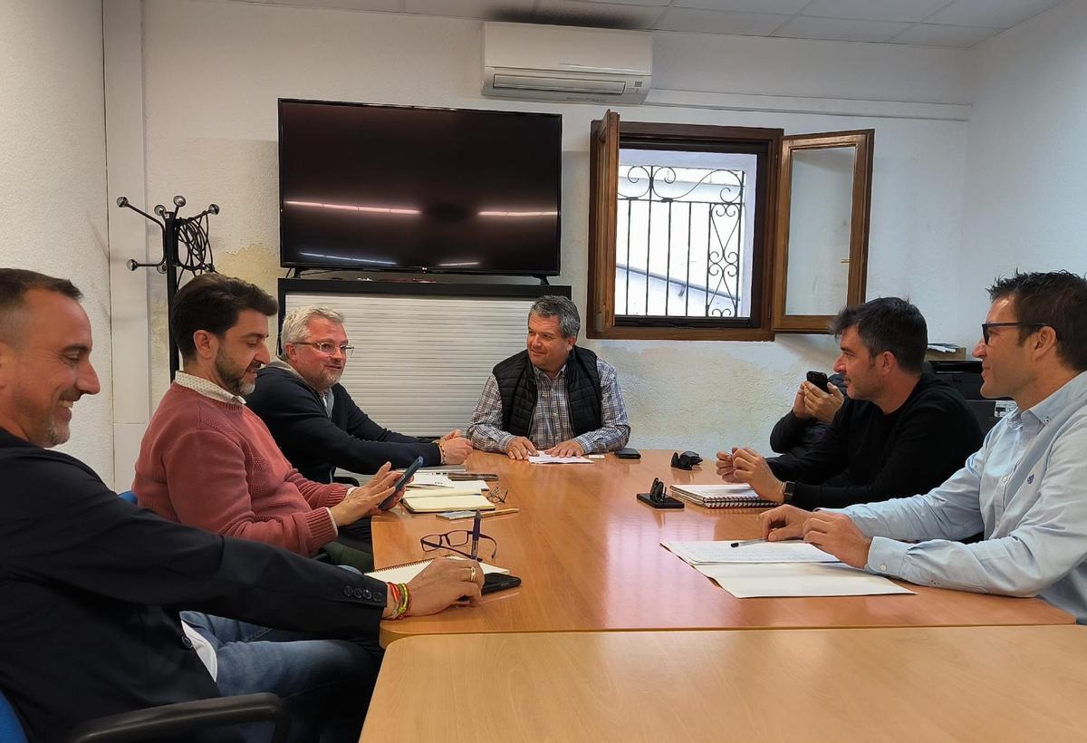 Reunión del concejal de Medio Ambiente, Miguel Castell, con los responsables territoriales de Ecovidrio.