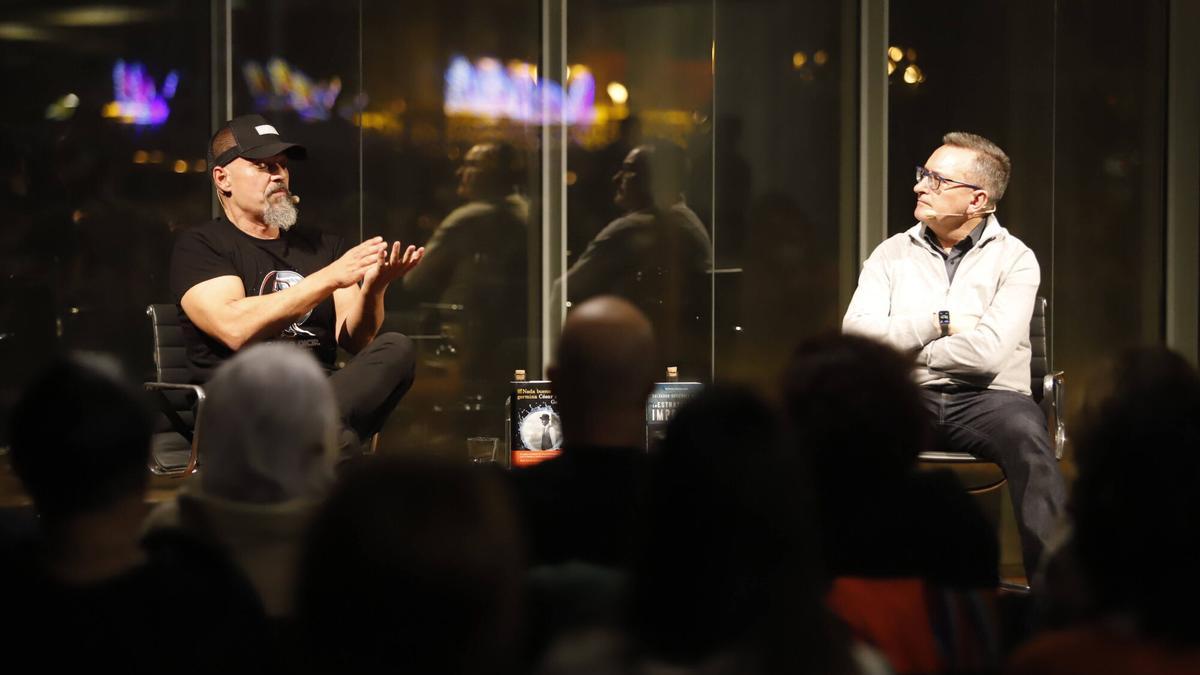 Pérez Gellida y Gutiérrez Solís reflexionan sobre la novela negra en el pistoletazo de salida al festival Cordoblack