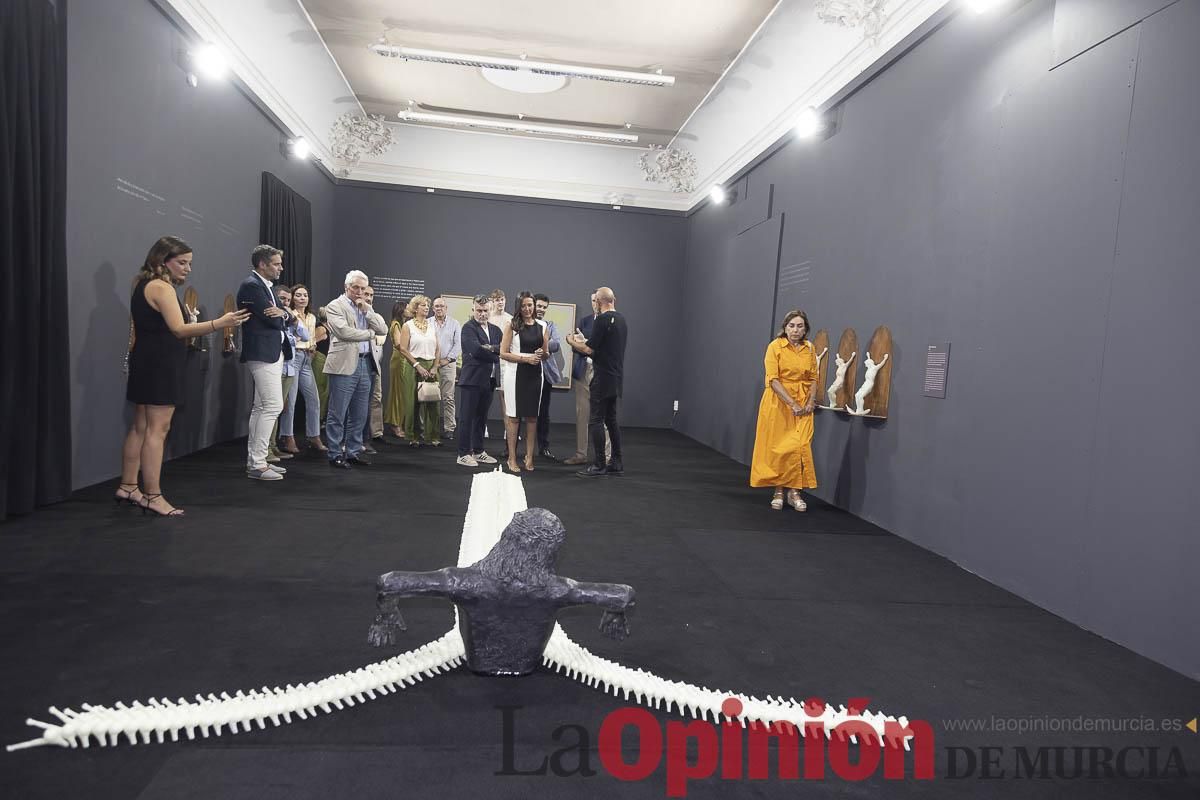 Así es la exposición 'Los Asomados' de Lidó Rico, que llega a Caravaca en su Año Jubilar