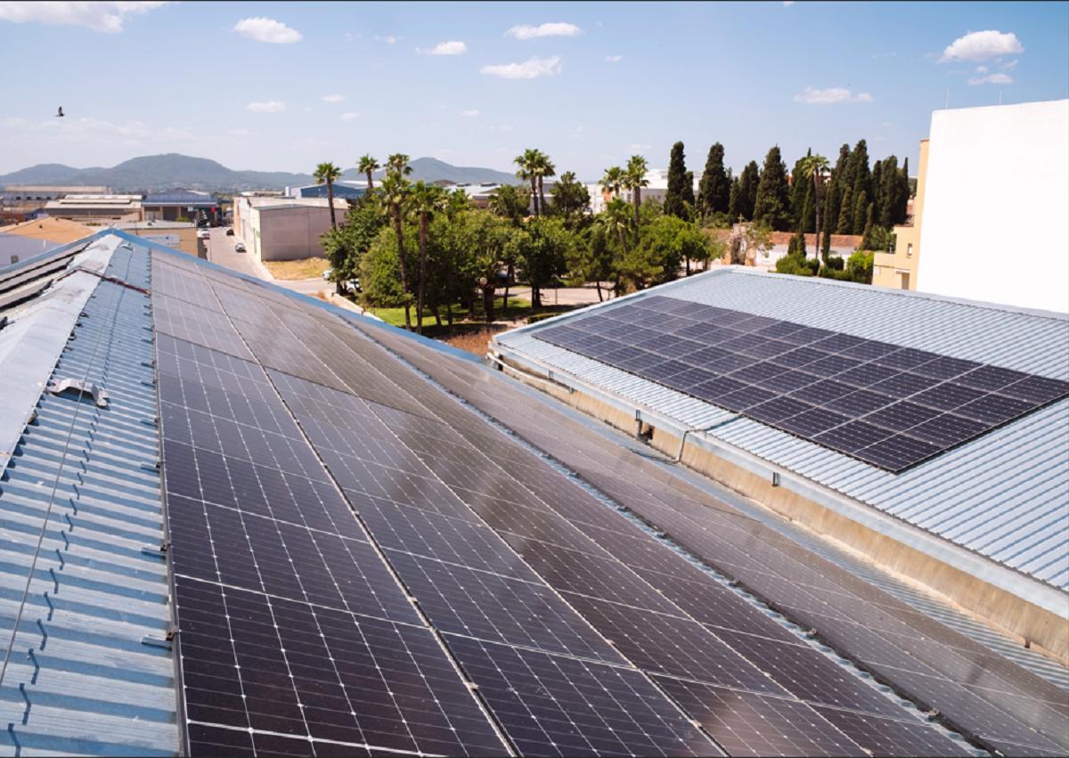 Instalación fotovoltaica en la Cooperativa Rural Sant Vicent Ferrer de Benaguasil.