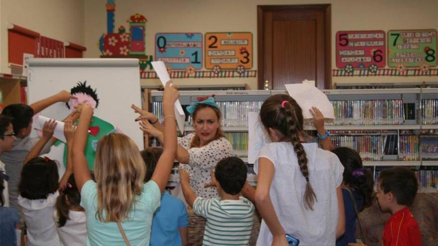 La Biblioteca Provincial anima a los pequeños a leer en otro idioma con &#039;Cuéntamelo en inglés&#039;