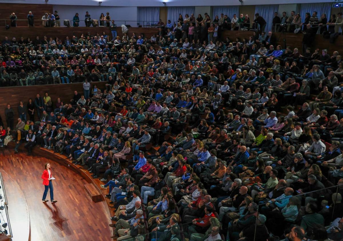 Ángeles Solanes en la presentación de su candidatura al rectorado de la UV