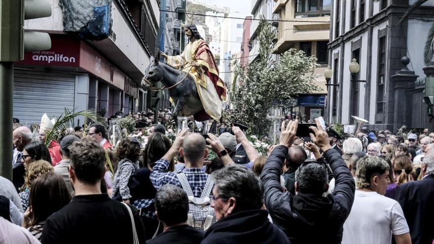 La foto que inmortaliza la fe en la procesión de ‘La Burrita’ de Las Palmas de Gran Canaria