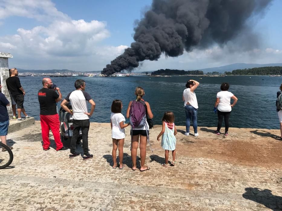 Arde un catamarán de pasajeros en A Toxa