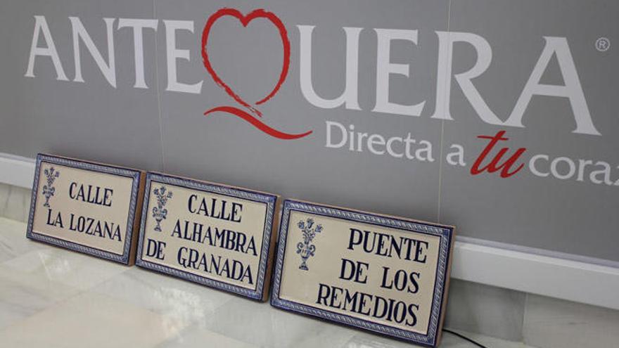 Algunas de las nuevas placas que se colocarán en Antequera.