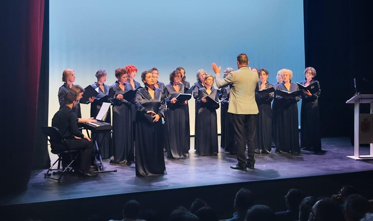 Actuación en la inauguración del Centro Cultural de Grado.