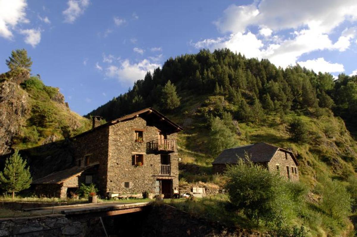 Las casas a 1 euro son una medida para luchar contra el despoblamiento rural.