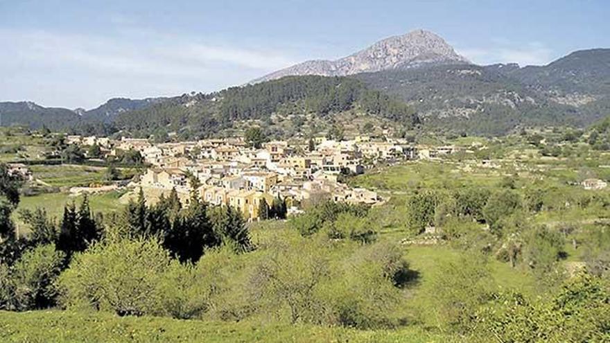 Una vista general del pueblo de Puigpunyent.